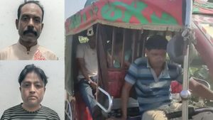 নওগাঁর মান্দায় শেখ হাসিনার দেশে ফেরার প্রচারণায় মাইকিংয়ের ঘটনা